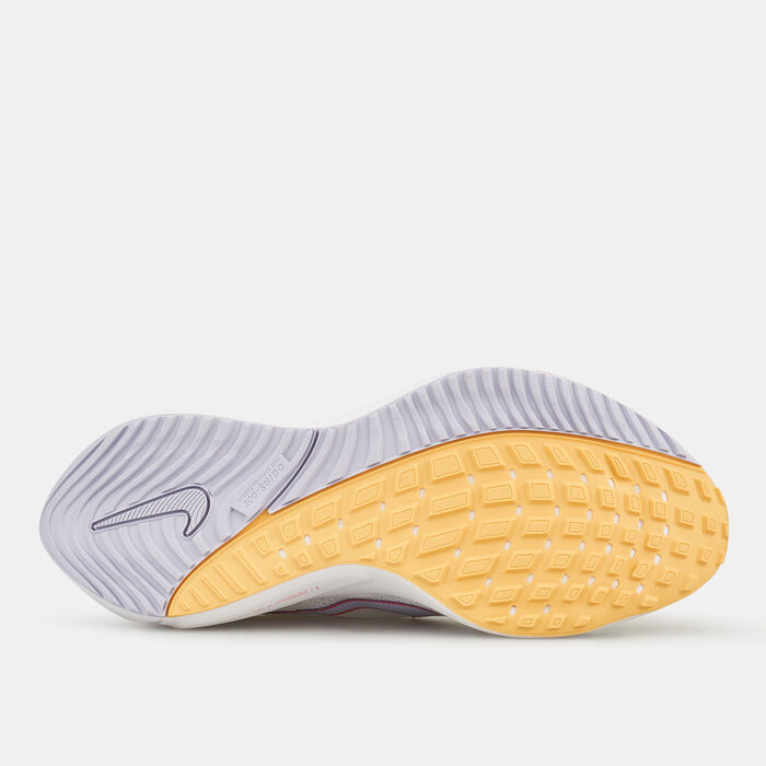 Nike Women's Air Zoom Vomero 16 Road Running Shoe White image number 3