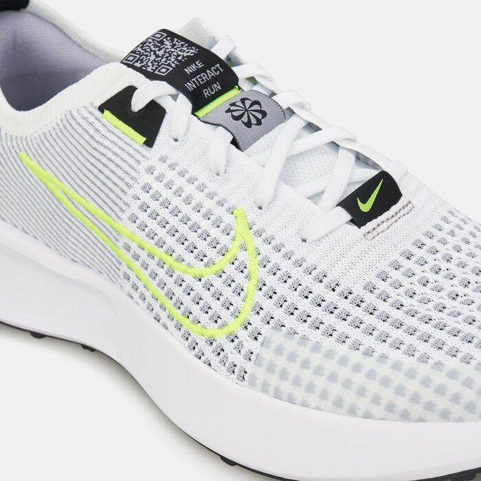 Nike Men's Interact Run Road Running Shoes White Nike Men's Interact Run Road Running Shoes White image number 4