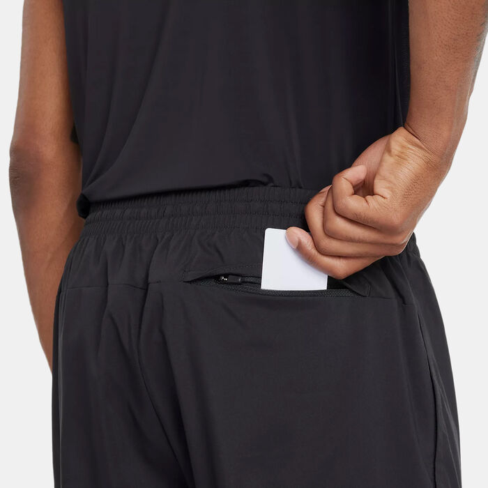 New Balance Men's Classics Cargo Joggers Black New Balance Men's Classics Cargo Joggers Black image number 4