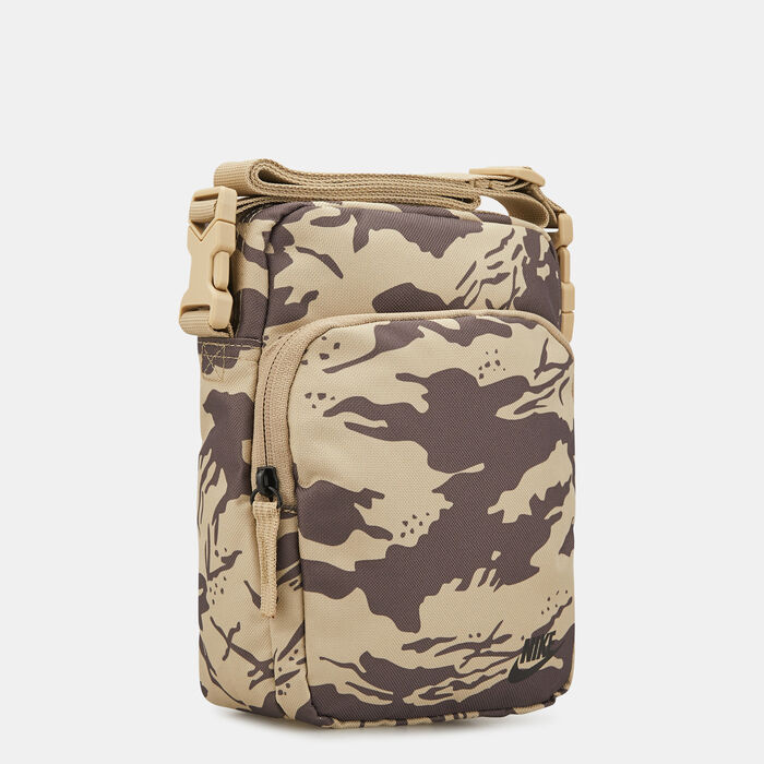 Nike Men’s Heritage Camo Crossbody Bag Green image number 2