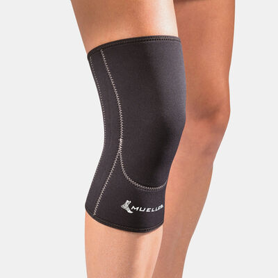 Mueller Closed Patella Knee Sleeve Multi