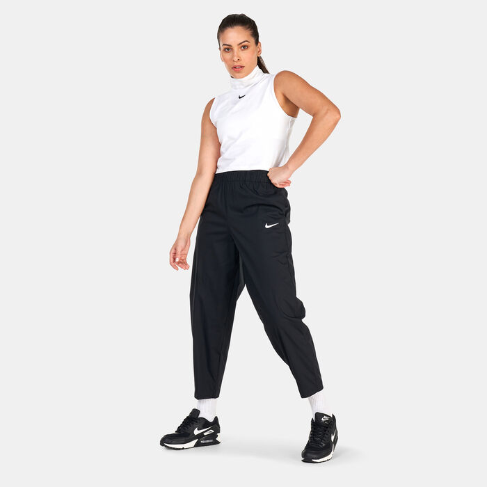 Nike Women's Sportswear Essential High-Rise Curve Pants Black image number 2