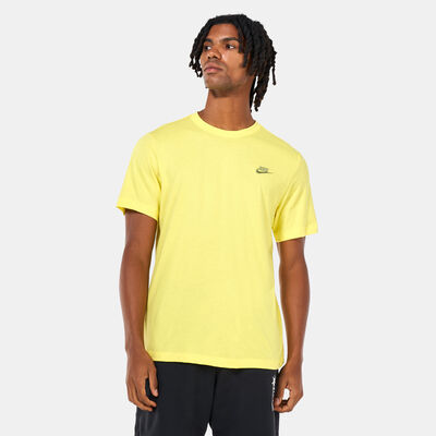 Nike Men's Sportswear Club T-Shirt yellow