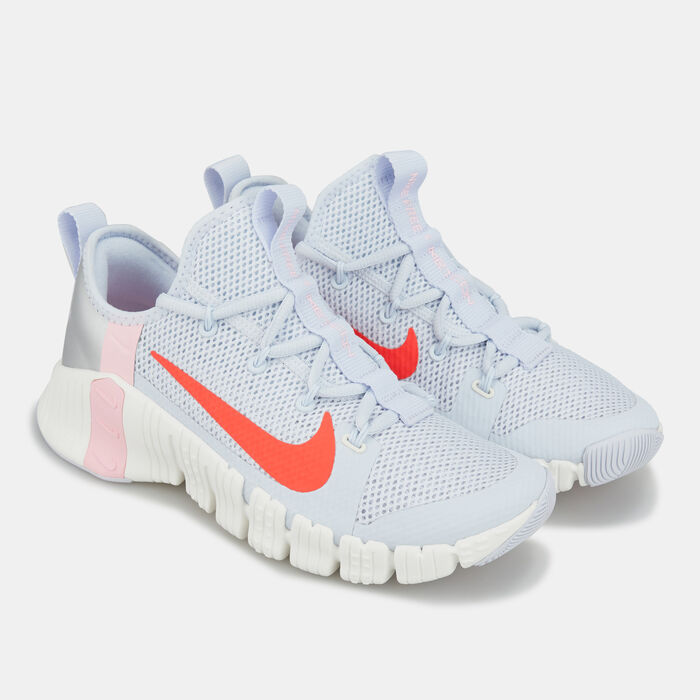 Nike Women's Free Metcon 3 Shoe Grey Nike Women's Free Metcon 3 Shoe Grey image number 1