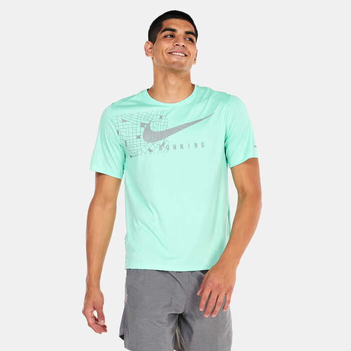 Nike Men's Dri-FIT UV Miler Run Division Graphic T-Shirt Green Nike Men's Dri-FIT UV Miler Run Division Graphic T-Shirt Green image number 0