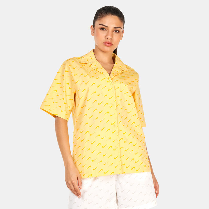 Nike Women's Sportswear Everyday Woven T-Shirt yellow Nike Women's Sportswear Everyday Woven T-Shirt yellow image number 0