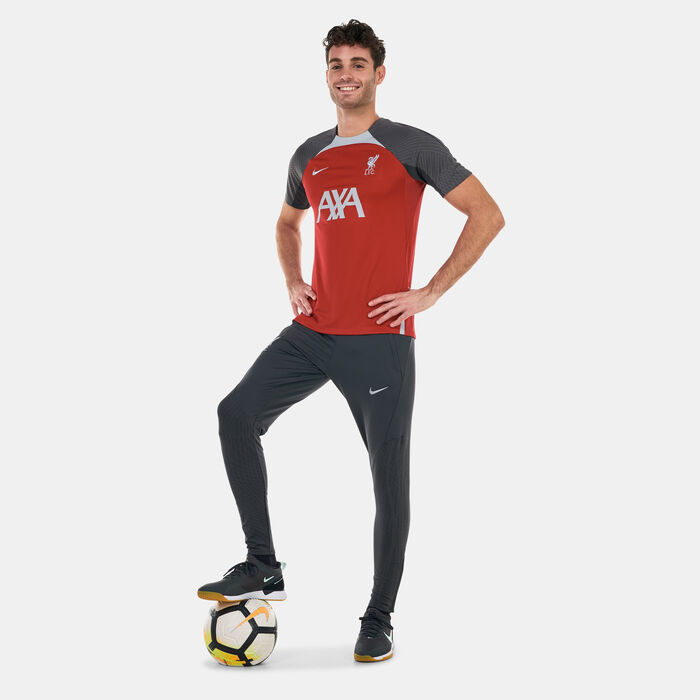 Nike Men's Liverpool F.C. Strike Dri-FIT Football Top Red image number 2