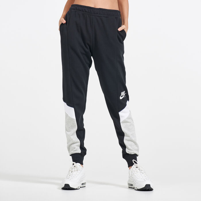 Nike Women's Sportswear Heritage Sweatpants Black Nike Women's Sportswear Heritage Sweatpants Black image number 0