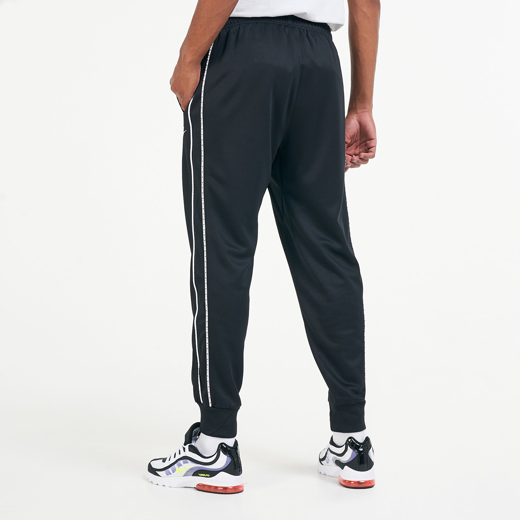 Nike repeat sweatpants hot sale