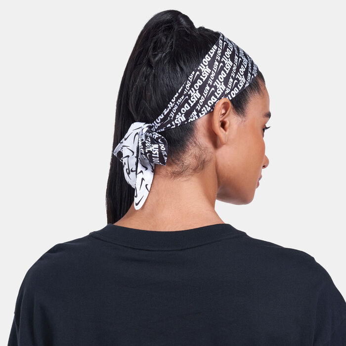 Nike Women's Printed Bandana Head Tie Multi Nike Women's Printed Bandana Head Tie Multi image number 2