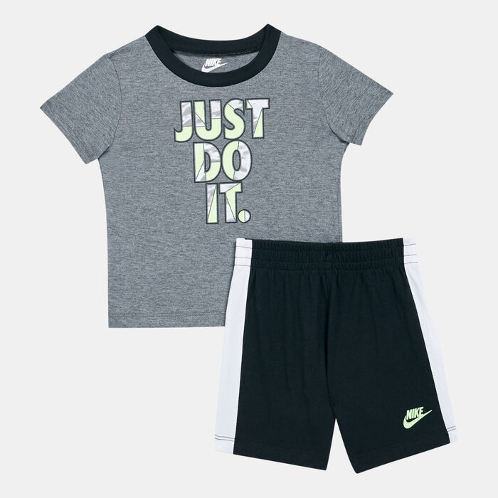 Nike Kids' Tide Pool T-Shirt and Shorts Set Black Nike Kids' Tide Pool T-Shirt and Shorts Set Black image number 0