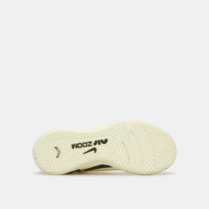 Nike Kids' Mercurial Vapor 15 Academy Indoor Court Football Shoes (Younger and Older Kids) Ivory Nike Kids' Mercurial Vapor 15 Academy Indoor Court Football Shoes (Younger and Older Kids) Ivory image number 3