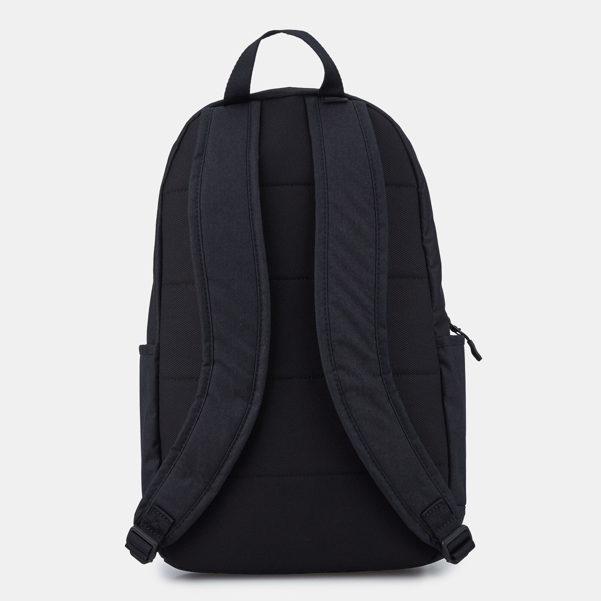 Nike deals backpack qatar
