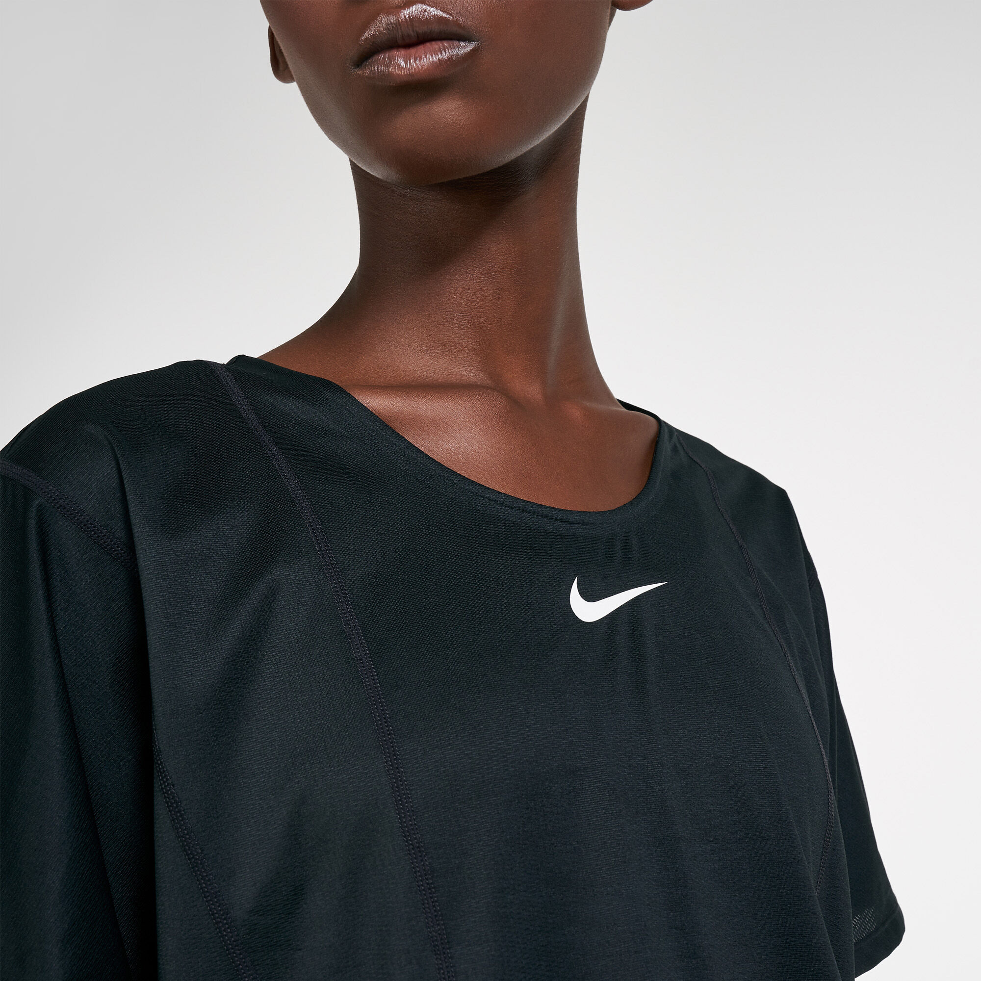 Women s Icon Clash City Sleek T Shirt Black Nike in Qatar SSS