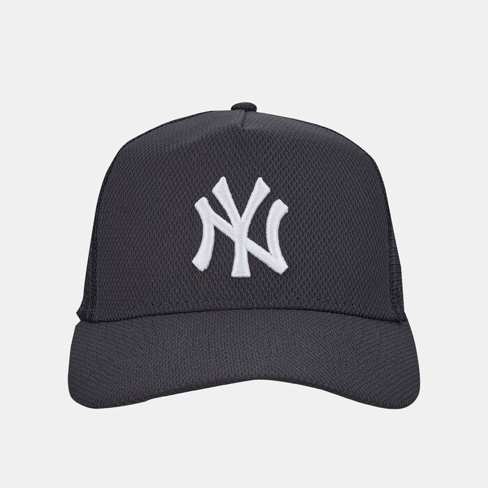 New Era Men's New York Yankees Diamond Era A-Frame Trucker Cap Blue New Era Men's New York Yankees Diamond Era A-Frame Trucker Cap Blue image number 0
