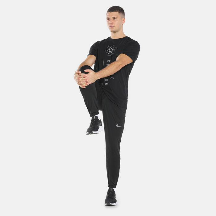 Nike Men's Dri-FIT Run Division T-Shirt Black Nike Men's Dri-FIT Run Division T-Shirt Black image number 2