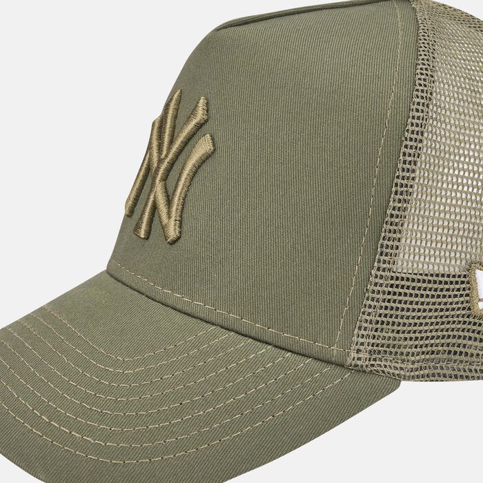 New Era Men's New York Yankees Tonal Mesh A-Frame Trucker Cap Green image number 2