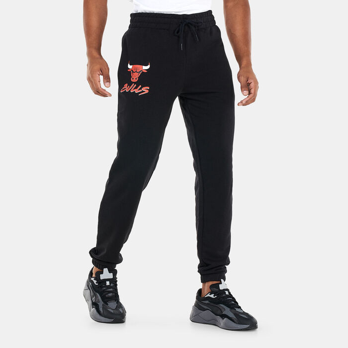 New Era Men's Chicago Bulls NBA Script Black Joggers Black image number 0