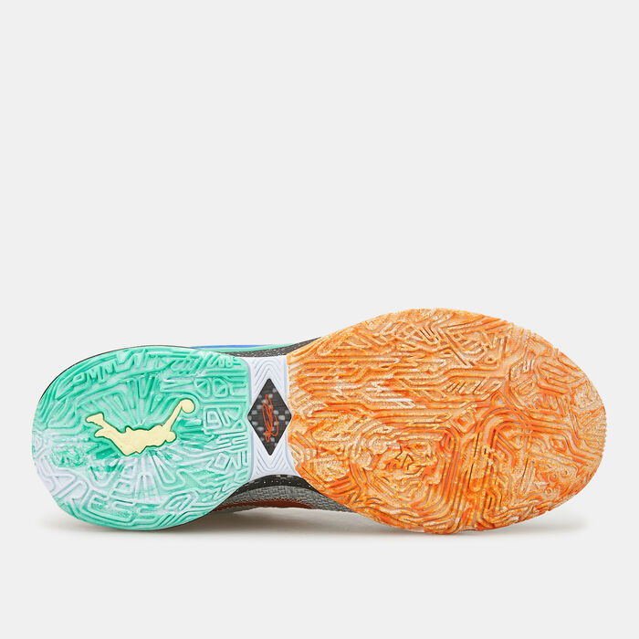 Nike Men's LeBron XX Basketball Shoe Grey Nike Men's LeBron XX Basketball Shoe Grey image number 4