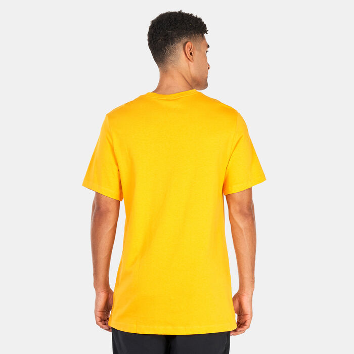 Nike Men's Graphic T-Shirt yellow Nike Men's Graphic T-Shirt yellow image number 1