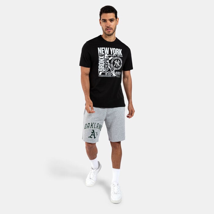 New Era Men's New York Yankees Distressed Graphic T-Shirt Black New Era Men's New York Yankees Distressed Graphic T-Shirt Black image number 2