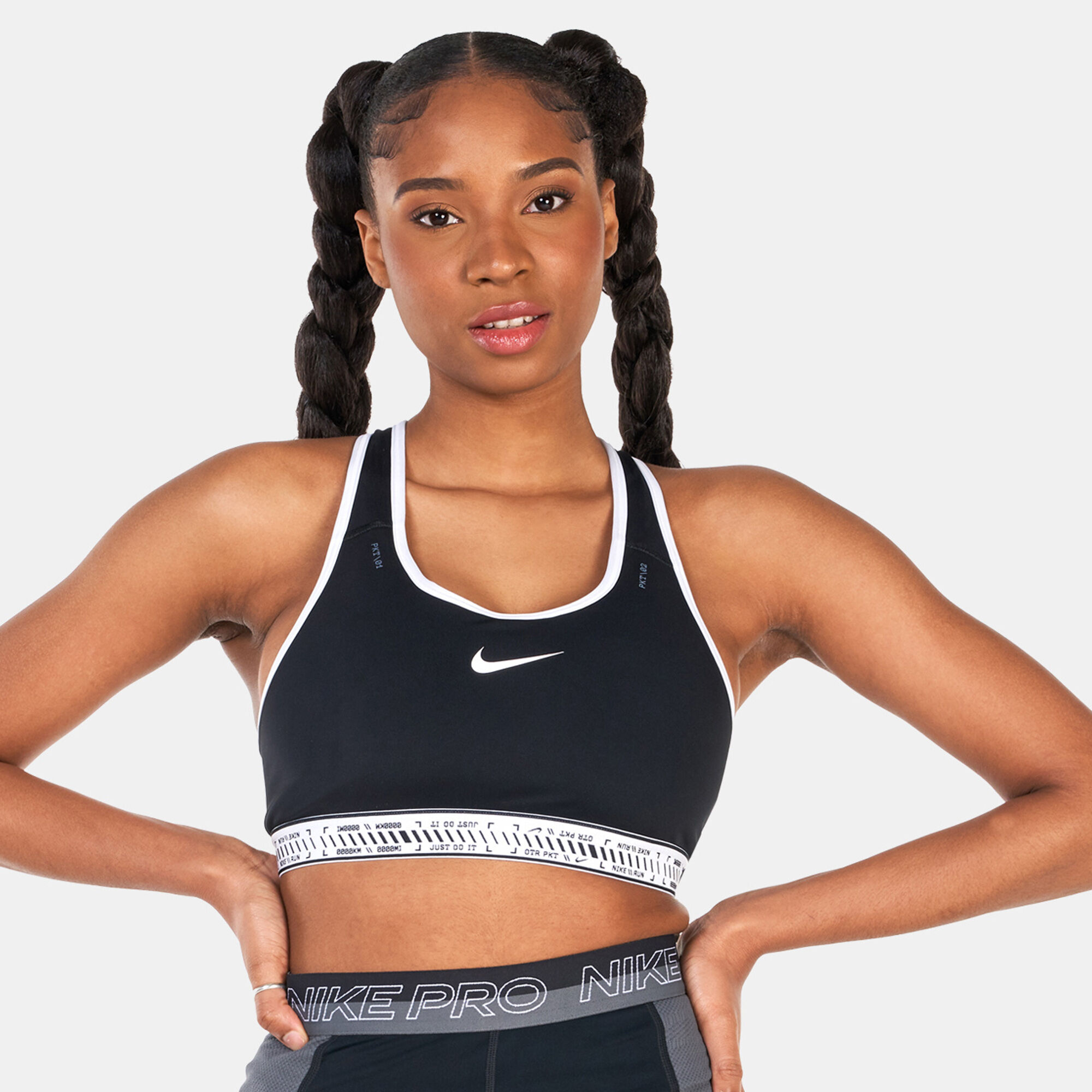 Women s Swoosh On The Run Medium Support Sports Bra Black Nike in Qatar SSS