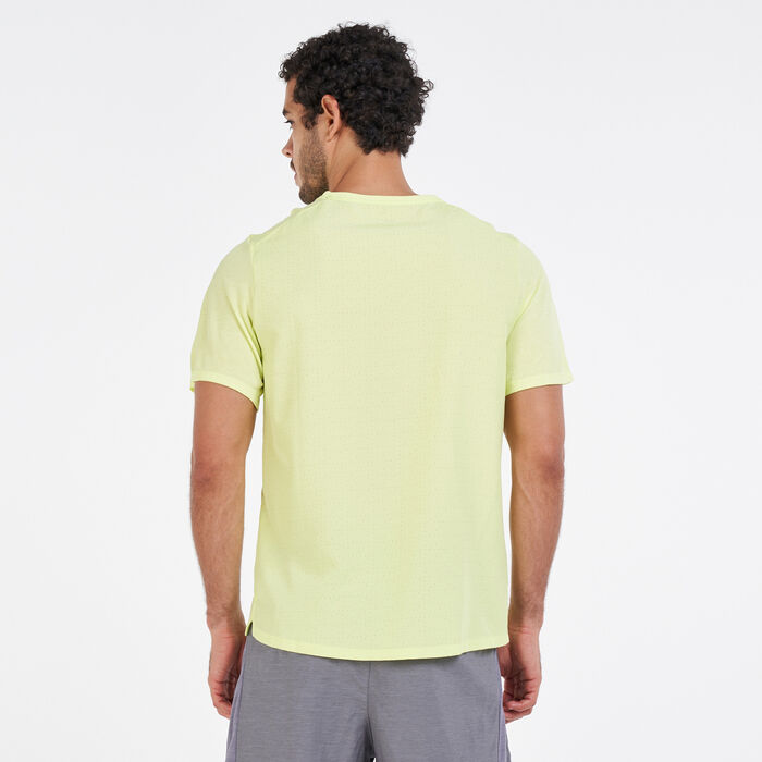 Nike Men's Dri-FIT Run Division Miler Hybrid T-Shirt yellow Nike Men's Dri-FIT Run Division Miler Hybrid T-Shirt yellow image number 1