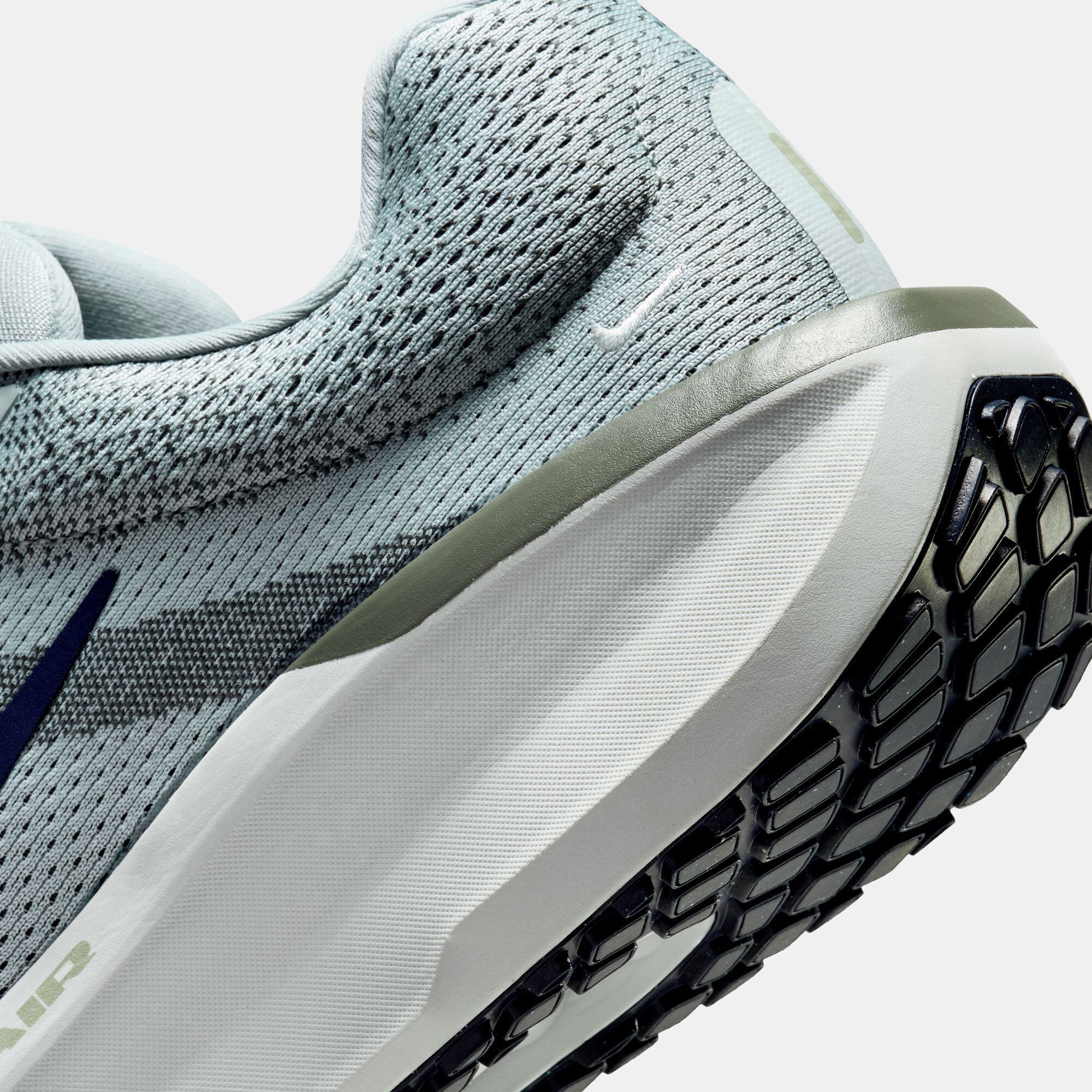 Men's zoom winflo 5 utility running shoe clearance
