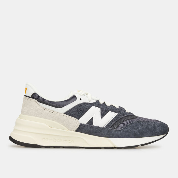 New Balance Men's 997R Shoes Black New Balance Men's 997R Shoes Black image number 0