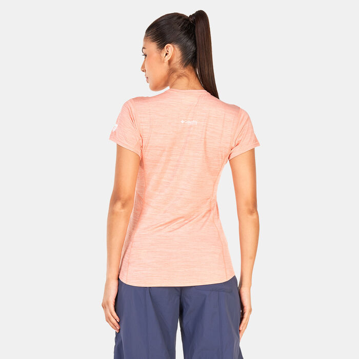 Columbia Women's Titan Pass™ Graphic T-Shirt Pink Columbia Women's Titan Pass™ Graphic T-Shirt Pink image number 1