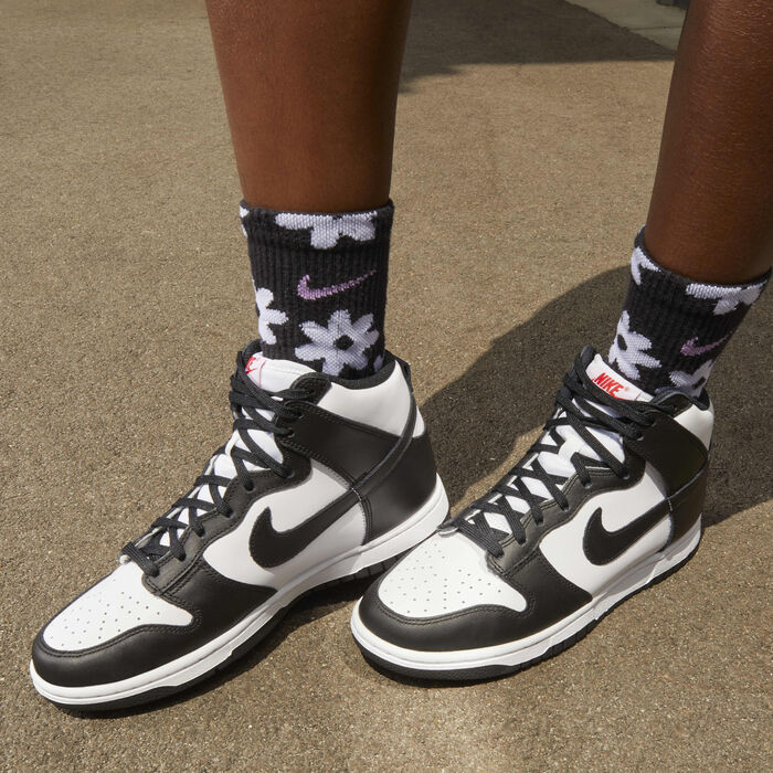 Nike Women's Dunk High Shoes Black image number 1