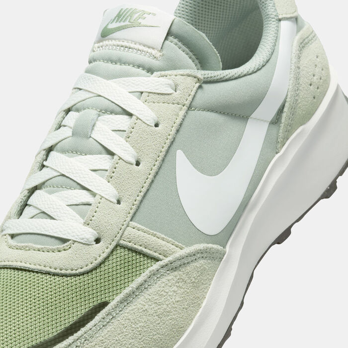 Nike Men's Waffle Debut Shoes Green image number 4