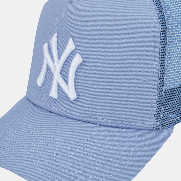New Era Men's New York Yankees Tonal Mesh A-Frame Trucker Cap Blue New Era Men's New York Yankees Tonal Mesh A-Frame Trucker Cap Blue image number 2
