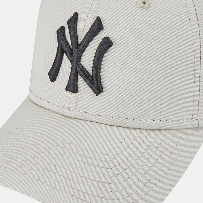 New Era Men's New York Yankees Essential Stone 9FORTY Cap Beige New Era Men's New York Yankees Essential Stone 9FORTY Cap Beige image number 2