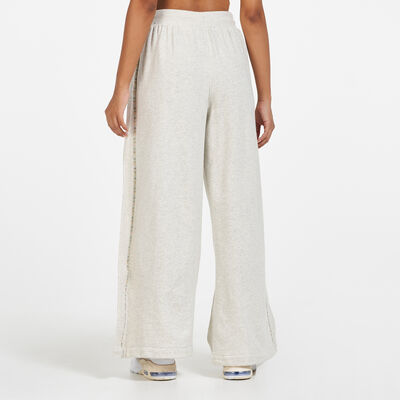 Nike Women's Sportswear Earth Day Pants Ivory