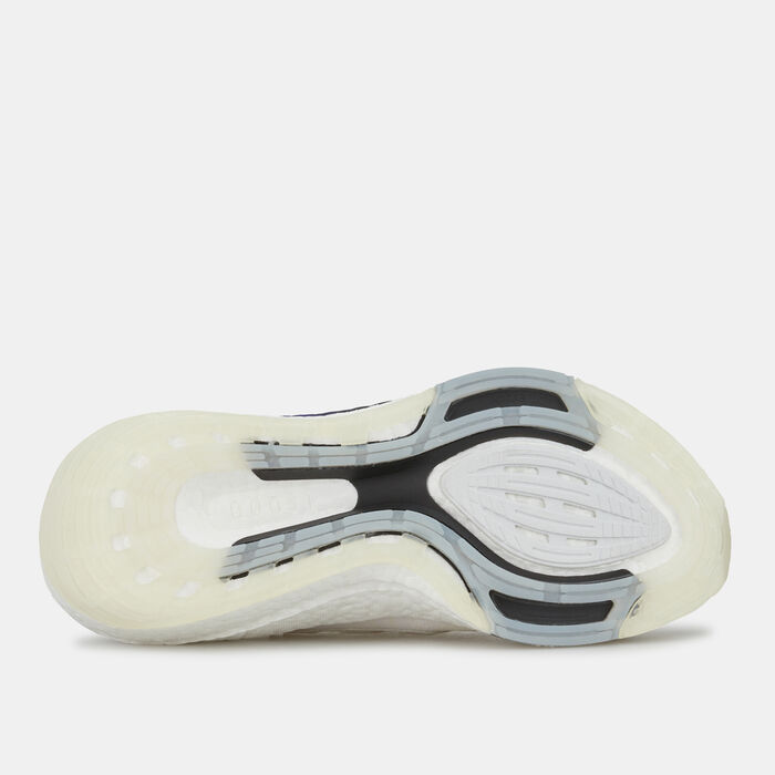 adidas Women's Ultraboost 21 Primeblue Shoe White image number 4