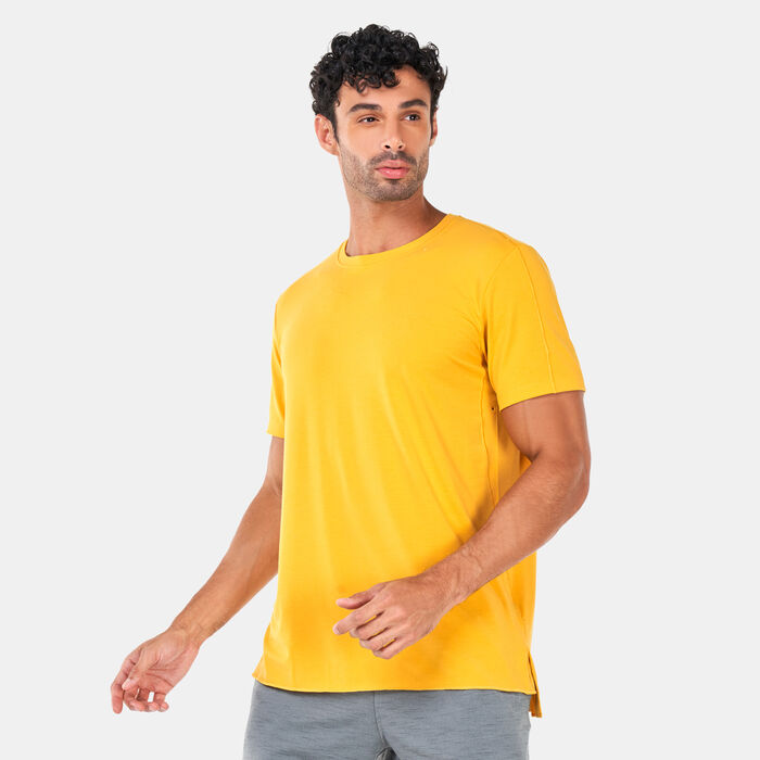 Nike Men's Dri-FIT Yoga Top yellow Nike Men's Dri-FIT Yoga Top yellow image number 0