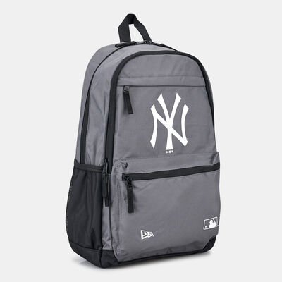 New Era Men's New York Yankees Delaware Backpack Grey New Era Men's New York Yankees Delaware Backpack Grey
