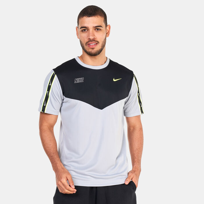 Nike Men's Sportswear Repeat T-Shirt Grey Nike Men's Sportswear Repeat T-Shirt Grey image number 0