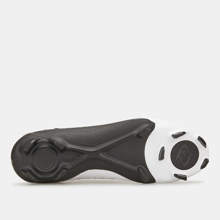 Nike Phantom Luna 2 Academy MG Football Shoes White image number 4