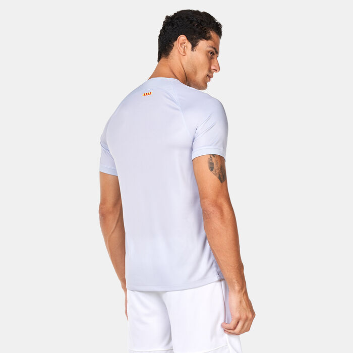Nike Men's F.C. Barcelona Stadium Third Dri-FIT Football Shirt - 2022/23 Ivory Nike Men's F.C. Barcelona Stadium Third Dri-FIT Football Shirt - 2022/23 Ivory image number 1