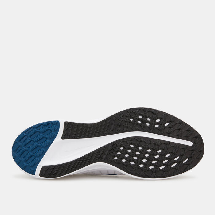 Nike Men's Quest 5 Road Running Shoe White image number 3