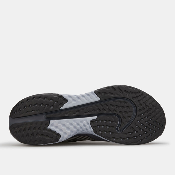 Nike Women's Legend React 2 Shoe Black image number 3