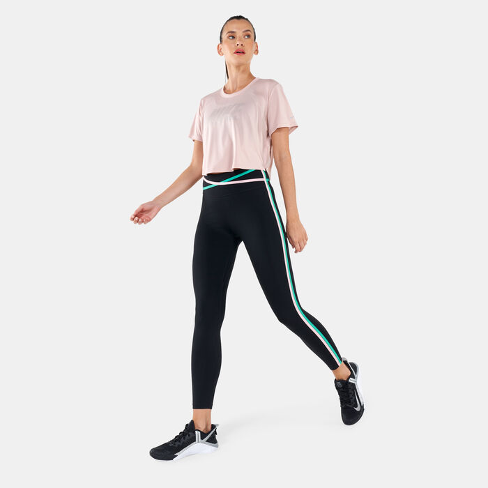 Nike Women's DrI-FIT Graphic T-Shirt Pink Nike Women's DrI-FIT Graphic T-Shirt Pink image number 2