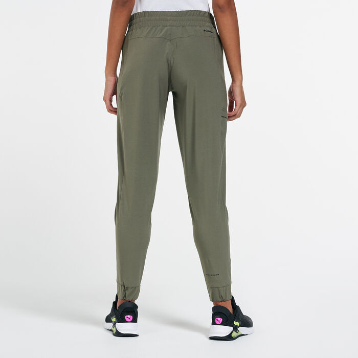 Columbia Women's Pleasant Creek™ Joggers Green Columbia Women's Pleasant Creek™ Joggers Green image number 1