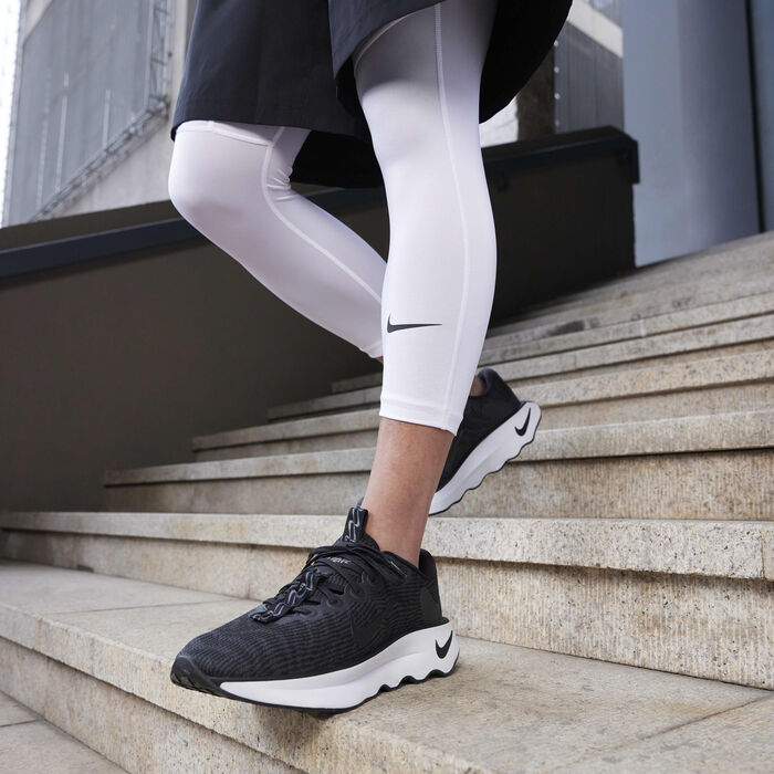 Nike Men's Motiva Walking Shoes Black image number 1