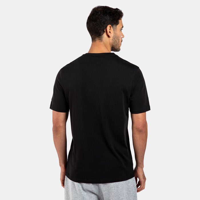 New Era Men's New York Yankees Distressed Graphic T-Shirt Black New Era Men's New York Yankees Distressed Graphic T-Shirt Black image number 1