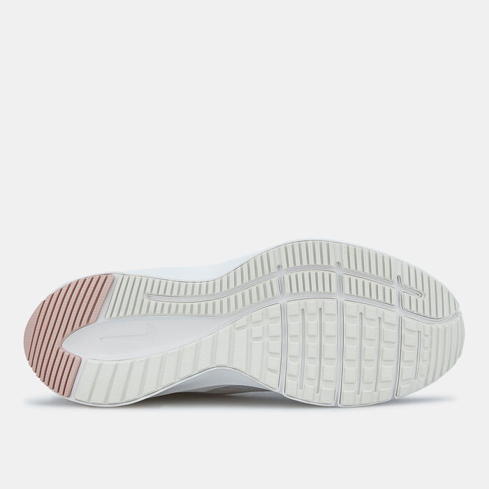 Nike Women's Quest 3 Shoe Grey image number 3