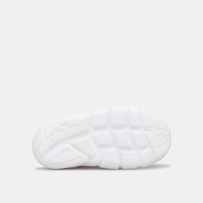 Nike Kids' Flex Runner 2 Running Shoe (Baby and Toddler) White Nike Kids' Flex Runner 2 Running Shoe (Baby and Toddler) White image number 3