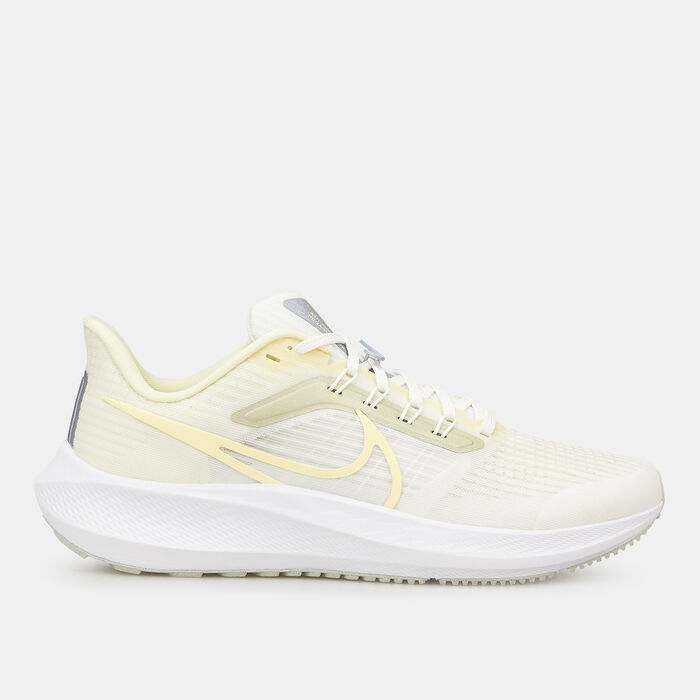 Nike Women's Air Zoom Pegasus 39 Shoe Ivory Nike Women's Air Zoom Pegasus 39 Shoe Ivory image number 0